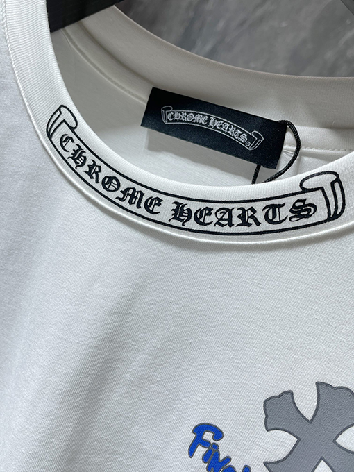 クロムハーツコピー クロスサンスクリットパッチワークレザーオーバーレイメタル半袖Tシャツ