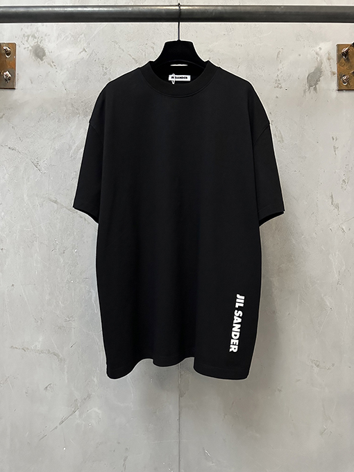 ジルサンダースーパーコピー Jil sander 縦型ロゴプリントの半袖Tシャツ