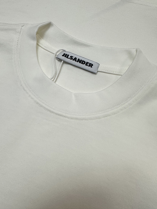 ジルサンダースーパーコピー Jil sander 縦型ロゴプリントの半袖Tシャツ