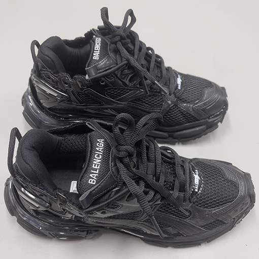 バレンシアガコピー Balenciaga Runner LED 7色マルチチェンジカップルスニーカー