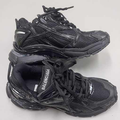 バレンシアガコピー Balenciaga Runner LED 7色マルチチェンジカップルスニーカー