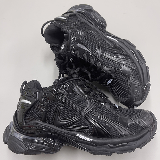バレンシアガコピー Balenciaga Runner LED 7色マルチチェンジカップルスニーカー
