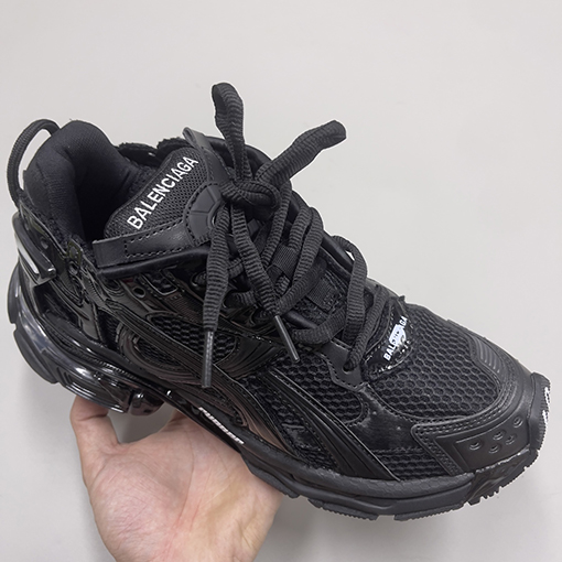 バレンシアガコピー Balenciaga Runner LED 7色マルチチェンジカップルスニーカー