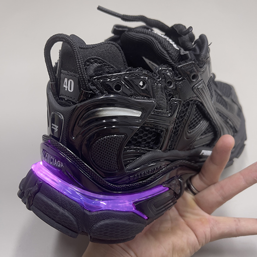 バレンシアガコピー Balenciaga Runner LED 7色マルチチェンジカップルスニーカー