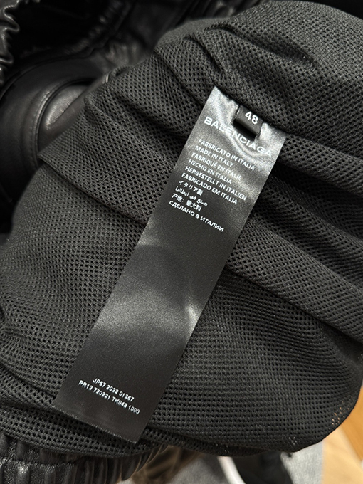 バレンシアガコピー BALENCIAGA クラシックな刺繍入り本革ハットジャケット