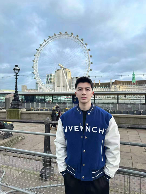 ジバンシィコピー GIVENCHY 文字刺繍入りカラーブロックベースボールカラーレザージャケット