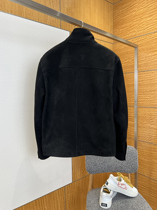 エルメス スタンドカラーの高級スエードジャケット