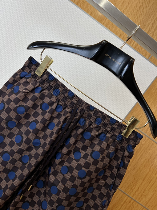 ルイヴィトンスーパーコピー ファッションなチェック柄ドットプリントの半袖シャツとショートパンツのセット