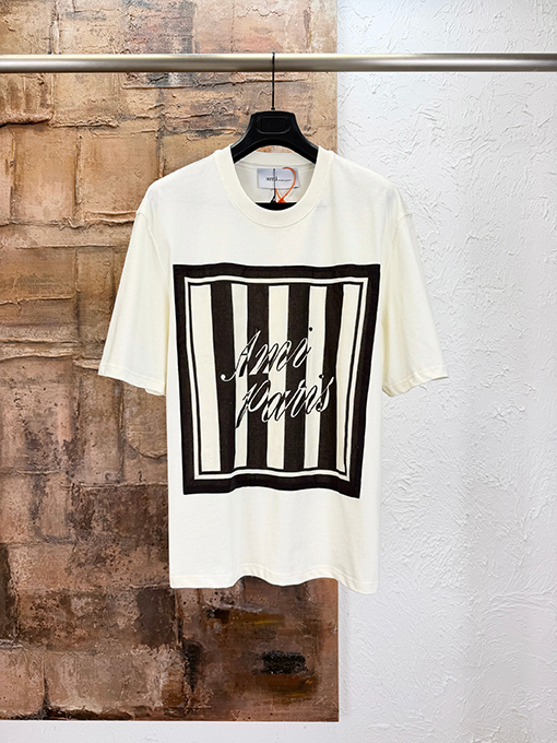 アミ 文字入り正方形バンダナと首の後ろのロゴ入り半袖Tシャツ
