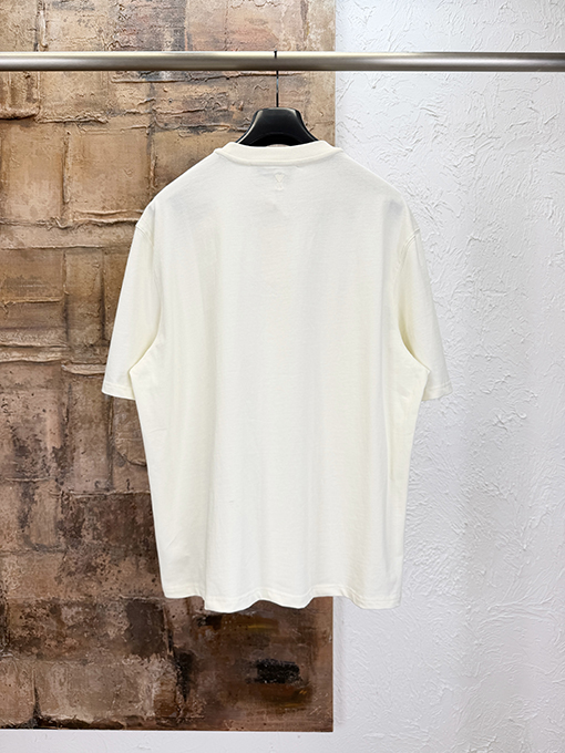 アミ 文字入り正方形バンダナと首の後ろのロゴ入り半袖Tシャツ