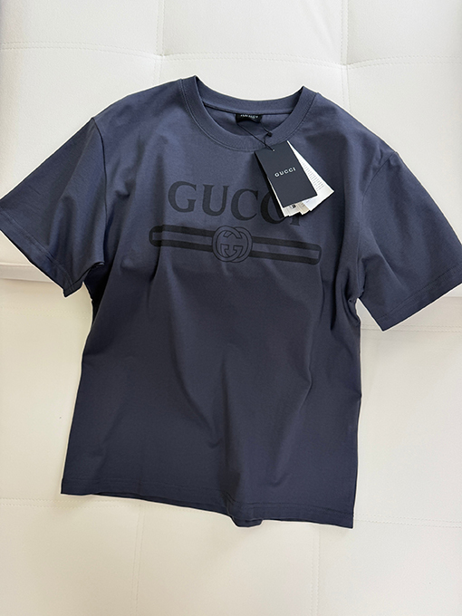 グッチコピー クラシックなロゴプリント入り半袖Tシャツ