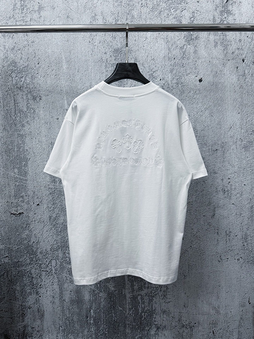クロムハーツコピー ネックラインに刺繍文字が入ったの半袖Tシャツ