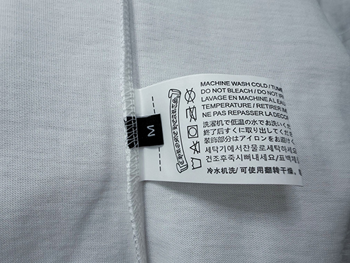 クロムハーツコピー ネックラインに刺繍文字が入ったの半袖Tシャツ