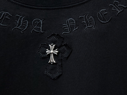 クロムハーツコピー ネックラインに刺繍文字が入ったの半袖Tシャツ