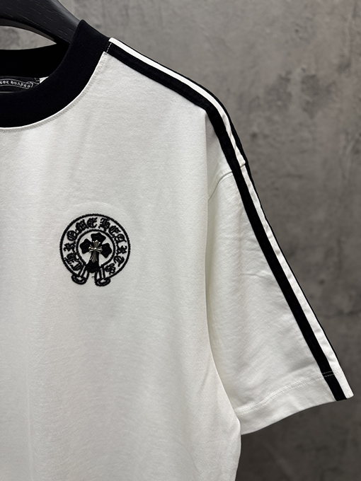 クロムハーツ 新作レザークロスステッチストライプ半袖Tシャツ