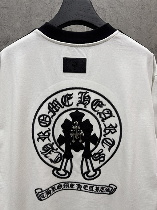 クロムハーツ 新作レザークロスステッチストライプ半袖Tシャツ