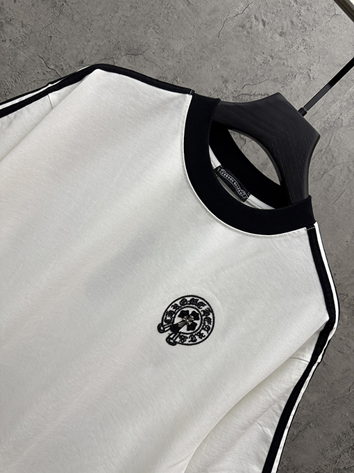 クロムハーツ 新作レザークロスステッチストライプ半袖Tシャツ