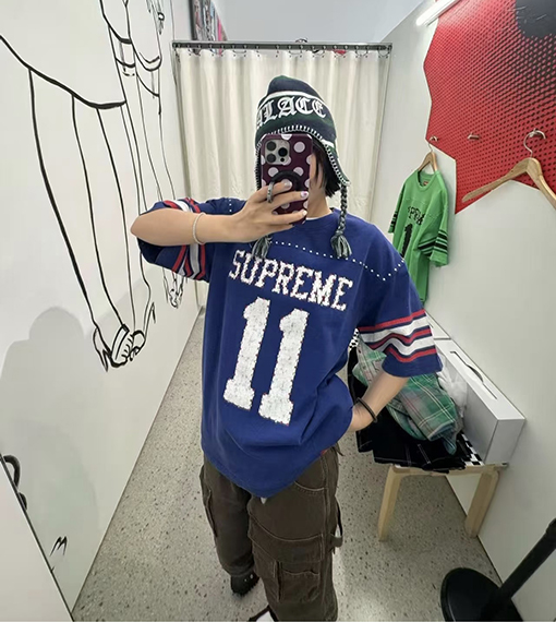 シュプリーム SUPREMEコピー 背番号11 ラインストーンアップリケ文字入り半袖サッカーユニフォーム
