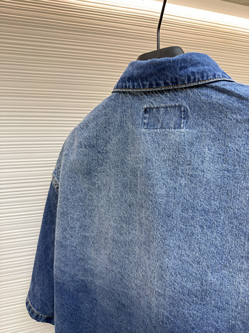 プラダ クラシックの無地ロゴ入りデニムのゆったりとした半袖シャツ