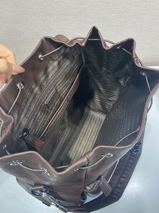 プラダコピー Explore 新しいクラシックバックパック