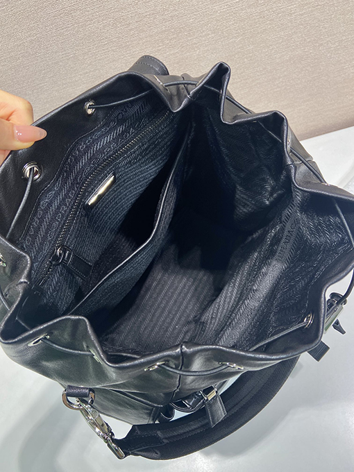プラダコピー Explore 新しいクラシックバックパック