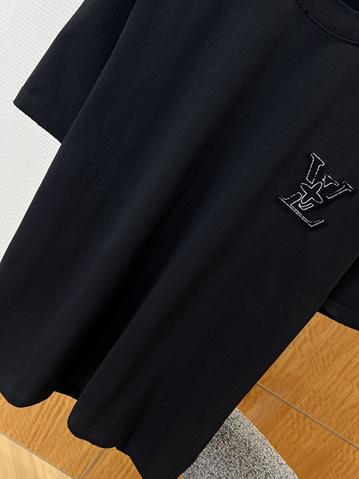 ルイヴィトンスーパーコピー LV 刺繍ロゴ入りクルーネック半袖Tシャツ