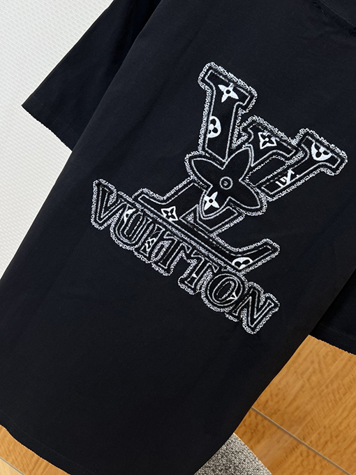 ルイヴィトンスーパーコピー LV 刺繍ロゴ入りクルーネック半袖Tシャツ