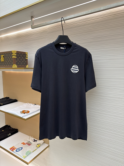 モンクレール スーパーコピーストライプロゴパッチ付き半袖Tシャツ