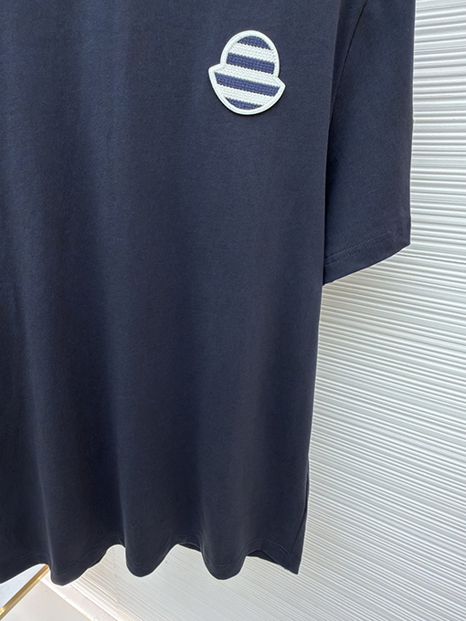 モンクレール スーパーコピーストライプロゴパッチ付き半袖Tシャツ