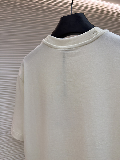 モンクレール スーパーコピーストライプロゴパッチ付き半袖Tシャツ