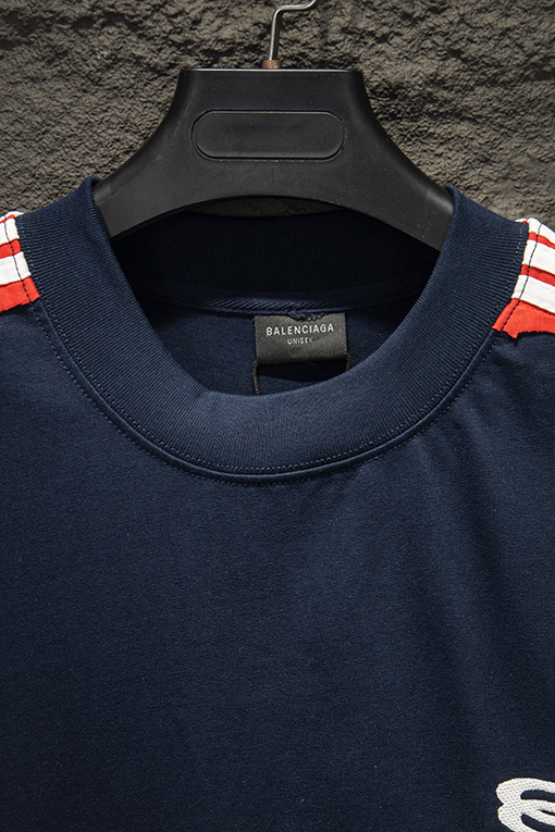 バレンシアガコピー Balenciaga 刺繍ロゴ入り半袖Tシャツ