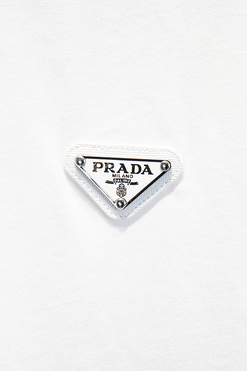 プラダ PRADA 胸元に輸入された三角形のロゴ刺繍が施された半袖Tシャツ