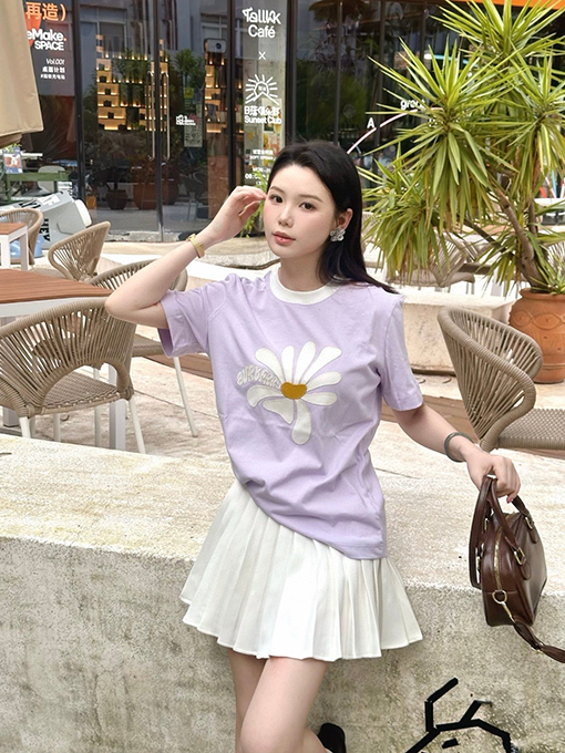 バーバリーコピー レディースデイジー刺繍入り半袖Tシャツ