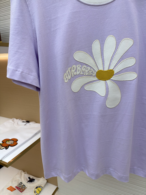 バーバリーコピー レディースデイジー刺繍入り半袖Tシャツ
