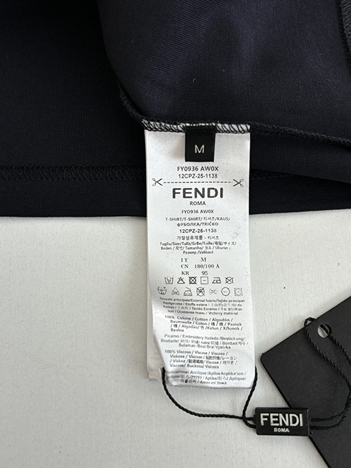 フェンディコピー FENDI 早春ホリデーコレクション　パンチング刺繍入りクルーネック半袖Tシャツ