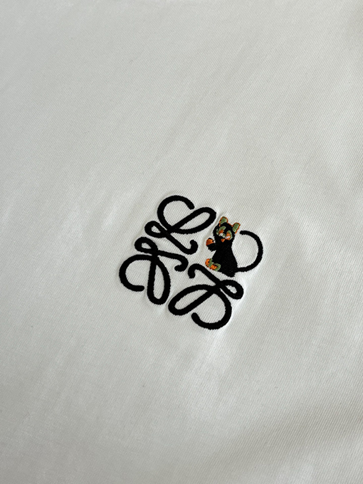 ロエベスーパーコピー Louis Wain Anagram シリーズ刺繍入り半袖Tシャツ