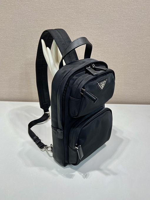 プラダコピー Re-Nylon 再生ナイロン製チェストバッグ