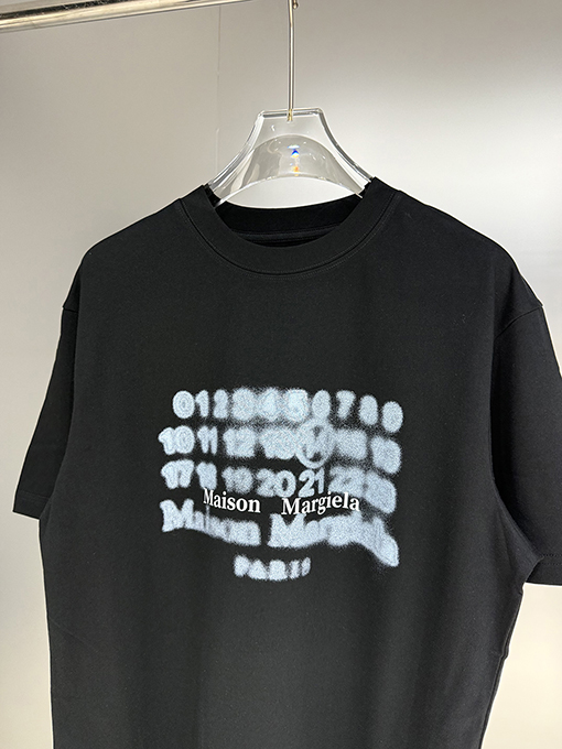 マルタンマルジェラスーパーコピー Maison Margiela 人気のデジタルプリント半袖Tシャツ