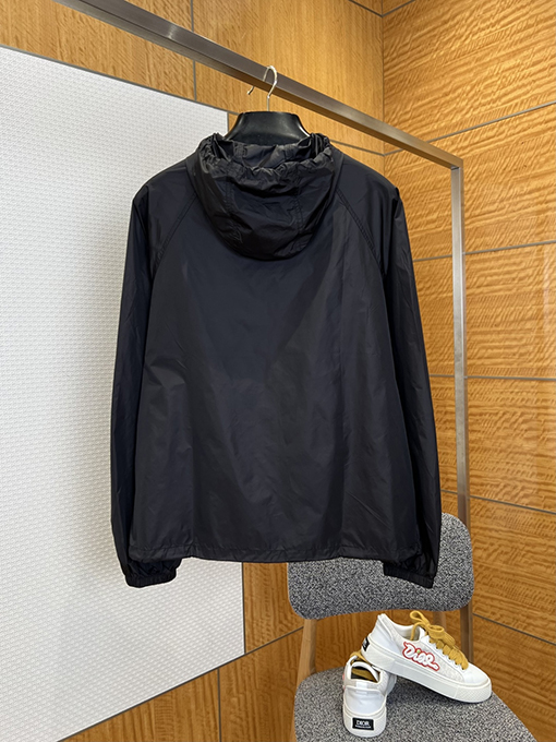 バーバリーコピー クラシックなロゴ入りラグランチェックトリムのフード付きジャケット