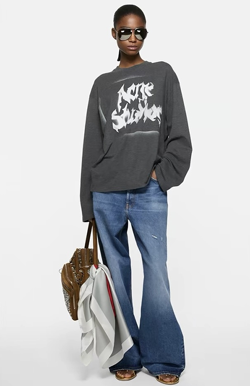 アクネストゥディオズ Acne Studios ゴシック調のダメージロゴプリント長袖シャツ