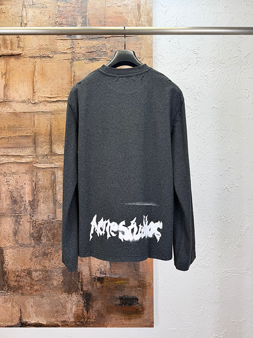 アクネストゥディオズ Acne Studios ゴシック調のダメージロゴプリント長袖シャツ