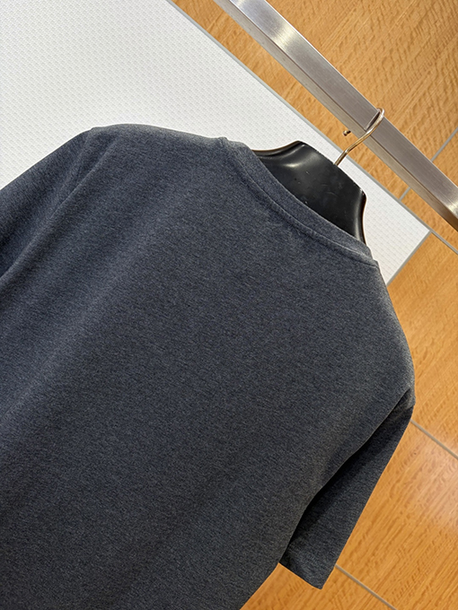 ヴェルサーチコピー メデューサ刺繍入りクルーネック半袖Tシャツ
