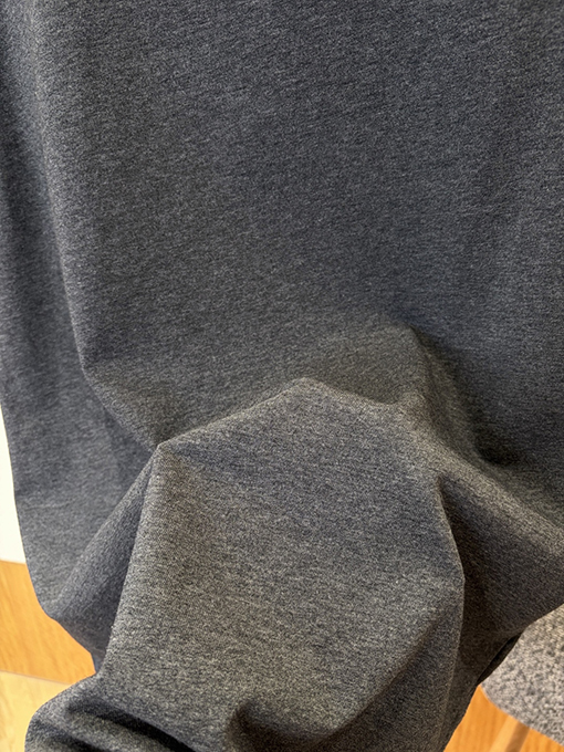 ヴェルサーチコピー メデューサ刺繍入りクルーネック半袖Tシャツ