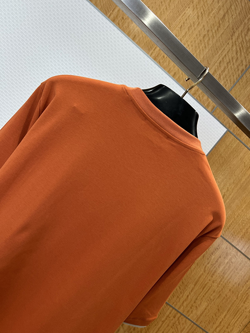 エルメス カラーブロックデザインの半袖Tシャツ