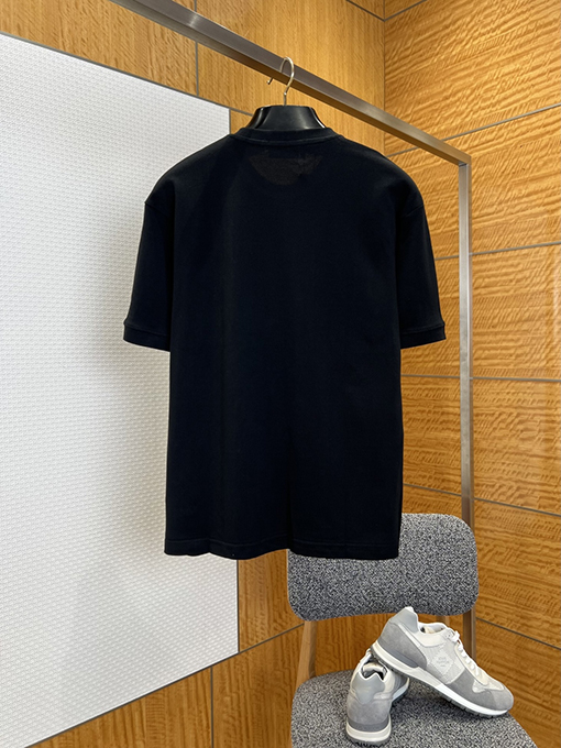 グッチコピー ホースビット刺繍入りポケットが付いたシンプルな半袖Tシャツ