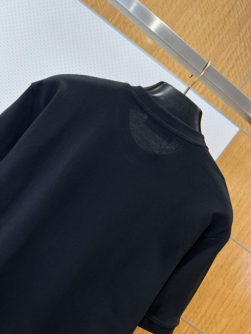 グッチコピー ホースビット刺繍入りポケットが付いたシンプルな半袖Tシャツ