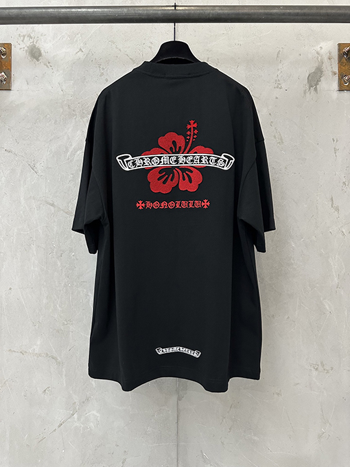 クロムハーツ 赤いハイビスカスの刺繍入り半袖Tシャツ
