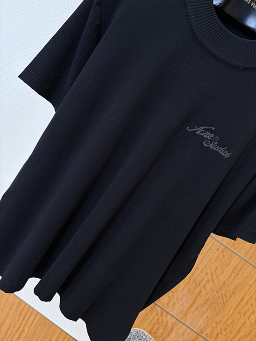 アクネストゥディオズスーパーコピー Acne Studios 手書き刺繍入りニット半袖Tシャツ