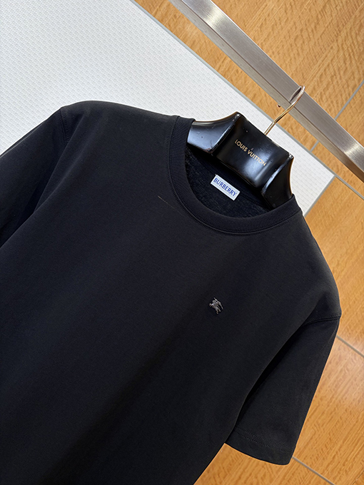 バーバリーコピー メタルウォーホースのロゴ入り無地カジュアル半袖Tシャツ