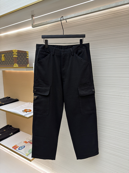 プラダ ポケット付き三角ラベルパンツ